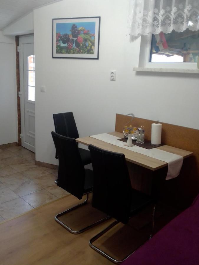 Studio Apartman Safaric Sveti Martin Na Muri Exteriör bild